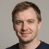 Портрет Дмитрия Котова, эксперта по автоматизированным биткоин-кранам для браузеров от компании Bitcoinsclub
